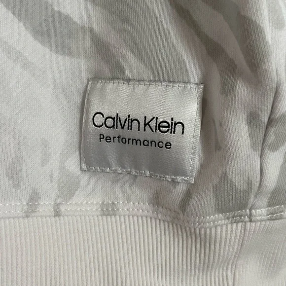 CALVIN KLEIN performance | Med | LIKE NEW! - Picture 3 of 11